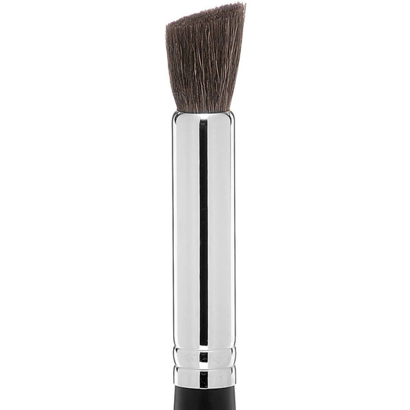 Studio Gear #38 Blending/Contour Brush