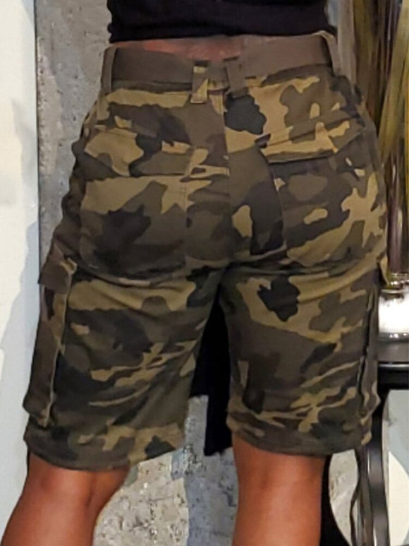 Camouflage Print Pocket Design Knee Length Shorts (Without Belt)