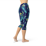 Women's Blue Peacock Feathers Capri Leggings
