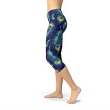 Women's Blue Peacock Feathers Capri Leggings